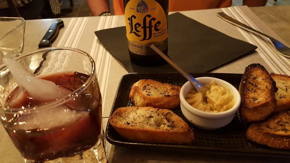 Aperitif Croûtons Ail Et Martini