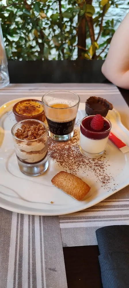 Cafe Gourmand